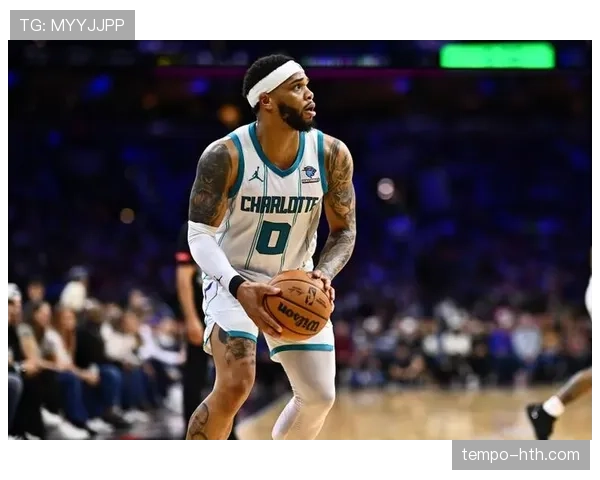 黄蜂队球星迈尔斯·布里奇斯高效砍分，助球队锁定胜局